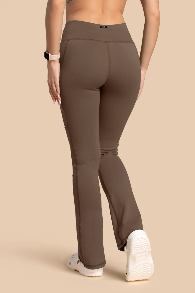 Spodnie-Medyczne-Damskie-Scrubs-Yoga-Pants-Brązowe