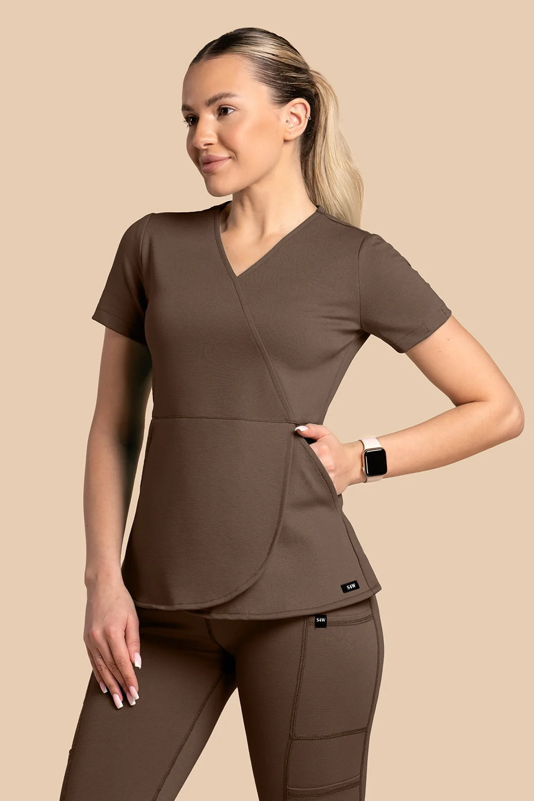 Bluza medyczna damska – Scrubs Tulip brązowa