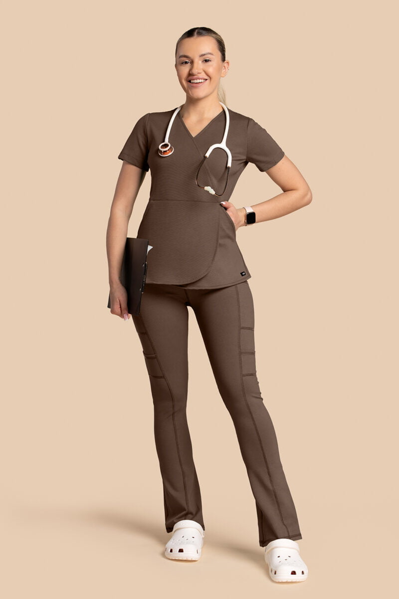 Komplet scrubs medyczny damski – Tulip+Yoga Pants – brązowy