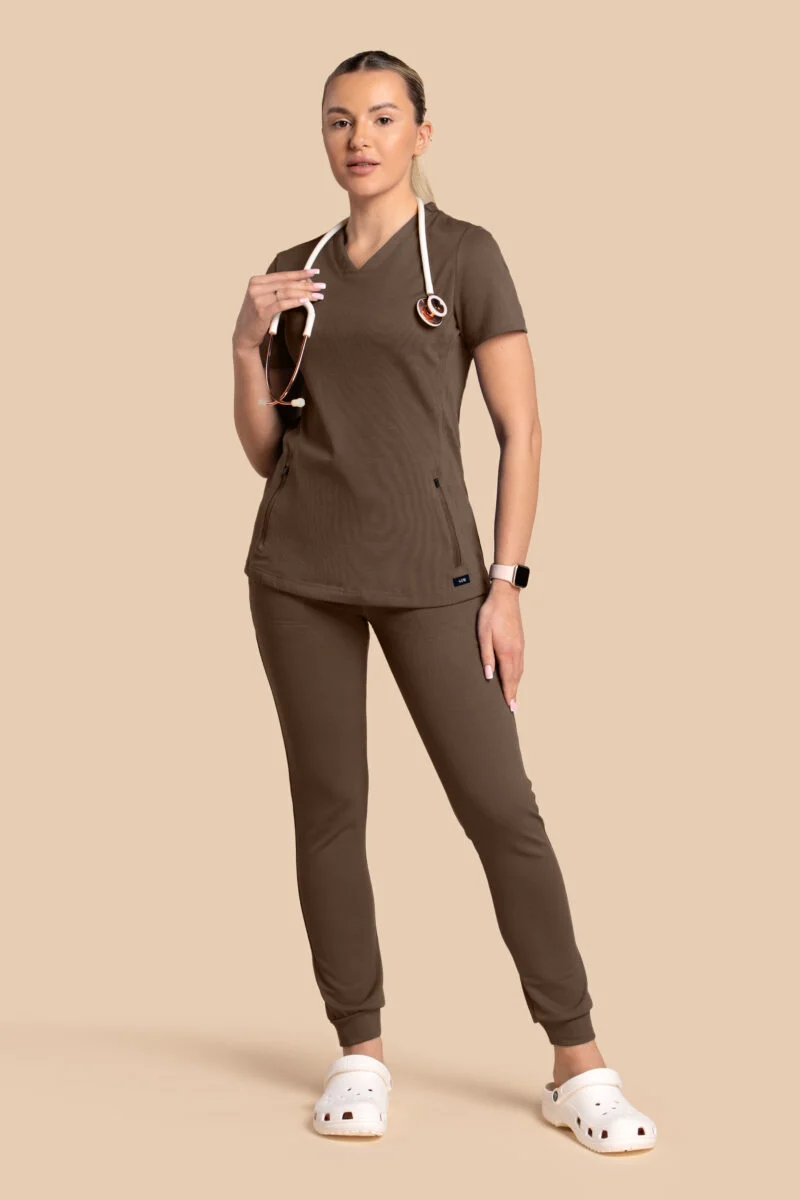Komplet scrubs medyczny damski – bluza Twozip + Joggery – brązowy