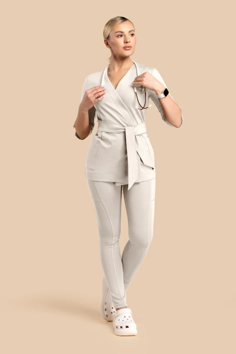 Komplet medyczny damski - Scrubs Tunika medyczna kopertowa damska rękaw 3/4 + Skinny Pants beżowy
