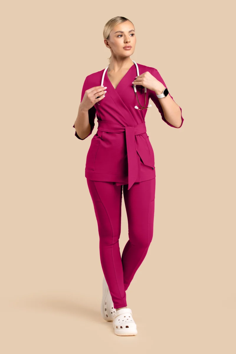 Komplet medyczny damski - Scrubs Tunika medyczna kopertowa damska rękaw 3/4 + Skinny Pants magenta