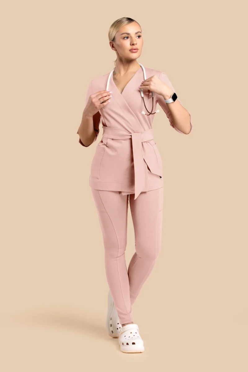 Komplet medyczny damski - Scrubs Tunika medyczna kopertowa damska rękaw 3/4 + Skinny Pants różowy