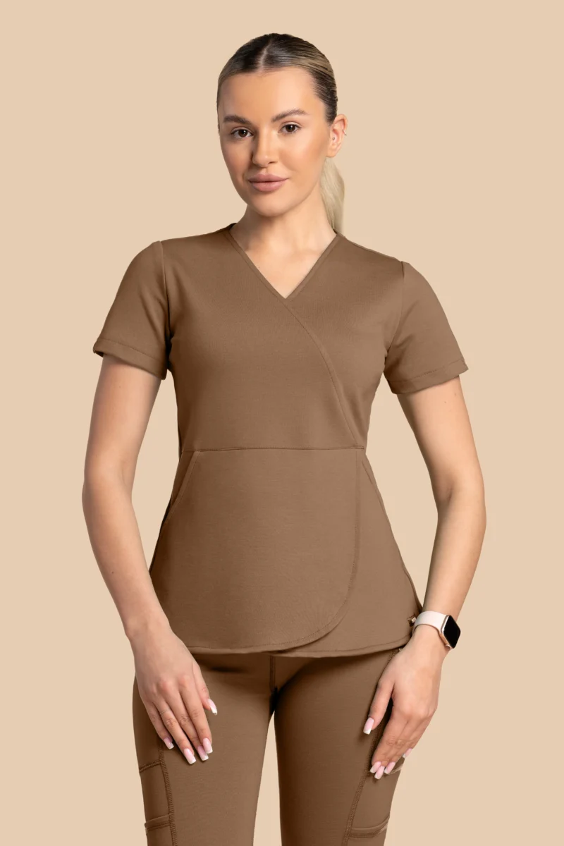 Bluza-medyczna-damska-Scrubs-Tulip-kawowy brąz